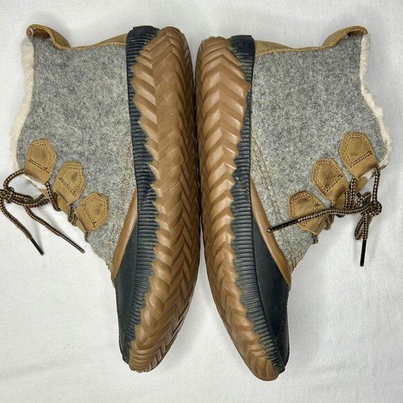 Sorel Out N About Boots Womens 8.5 Gray Tan Waterproof Duck Boot Faux Fur Sherpa - Picture 9 of 16